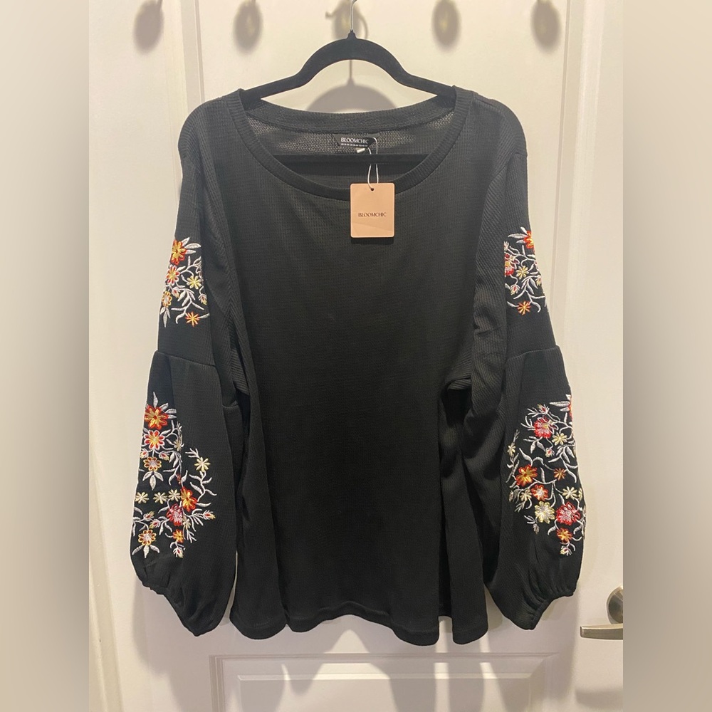 BloomChic Women Plus Black Floral Embroidered Blouse - NWT